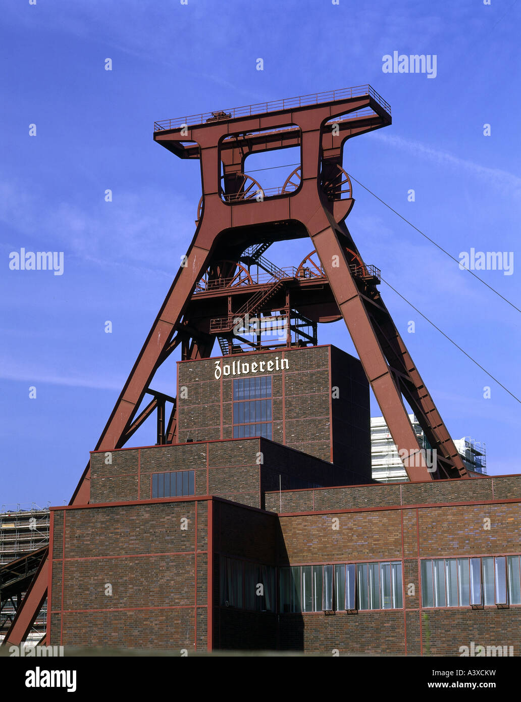 Geographie / Reisen, Deutschland, Nordrhein-Westfalen, Essen, Gebäude, Zeche Zollverein, Minenschacht XII, Außenansicht, Welle Stockfoto