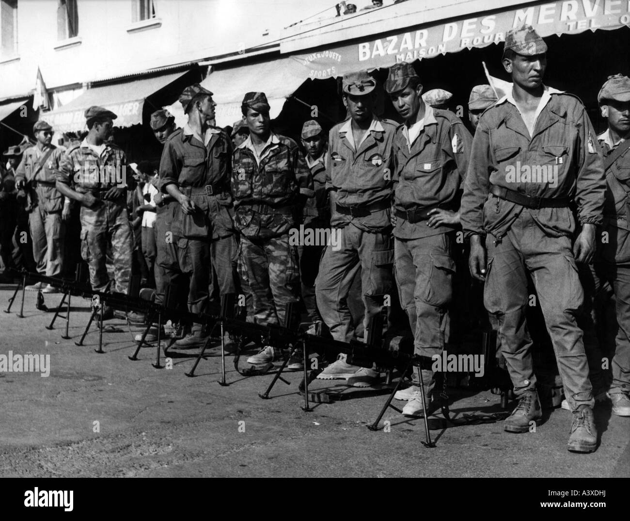 Geographie/Reisen, Politik, Kabylie-Revolte, aufständische Soldaten mit Maschinengewehren, 1963, Stockfoto