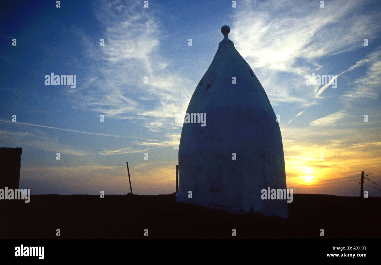 Die Torheit des weißen Nancy am Sonnenuntergang, Kerridge Hill, Bollington, Cheshire, England, Vereinigtes Königreich Stockfoto