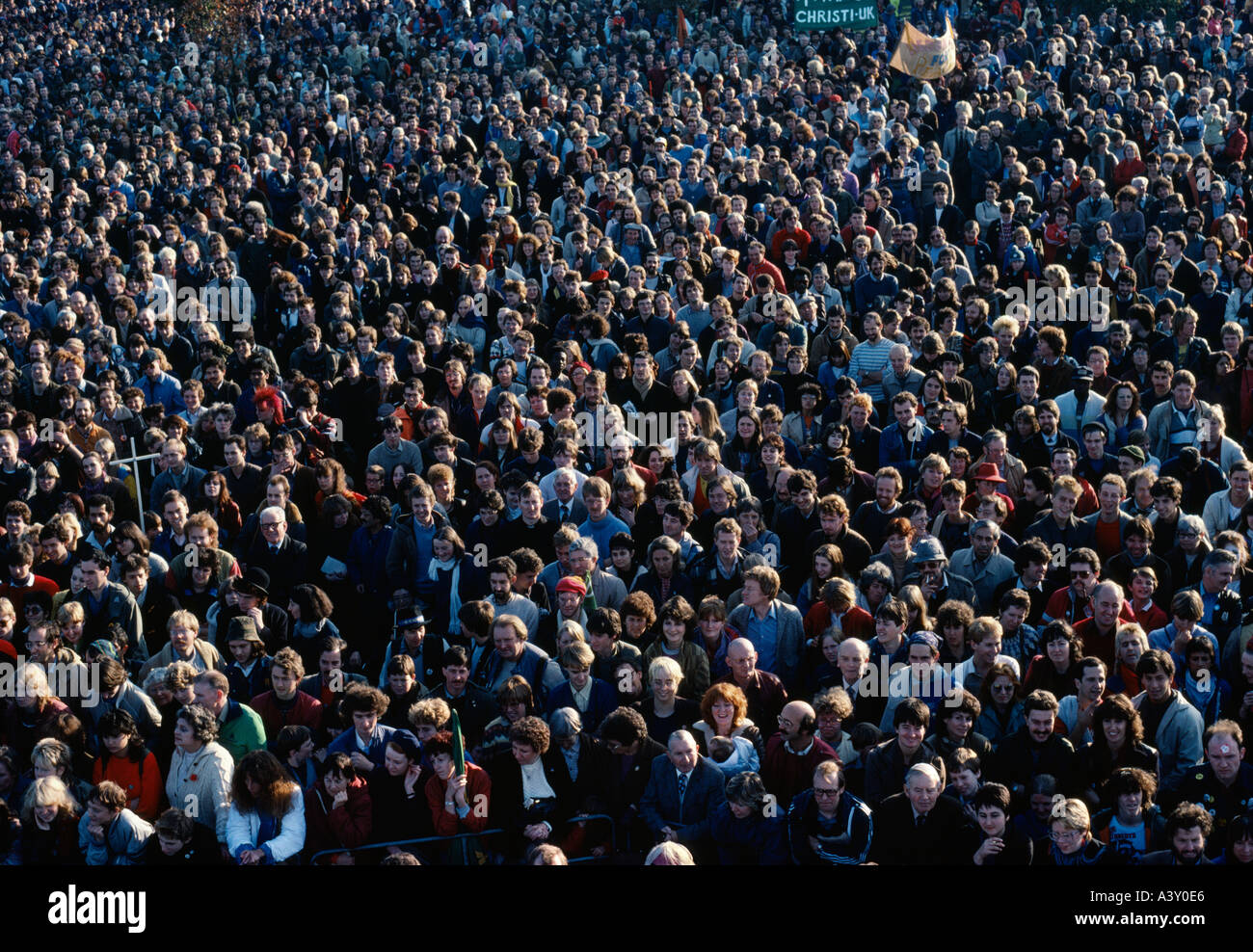 Kampagne für nukleare Abrüstung-Rallye im Hyde Park, London, 1983. Stockfoto