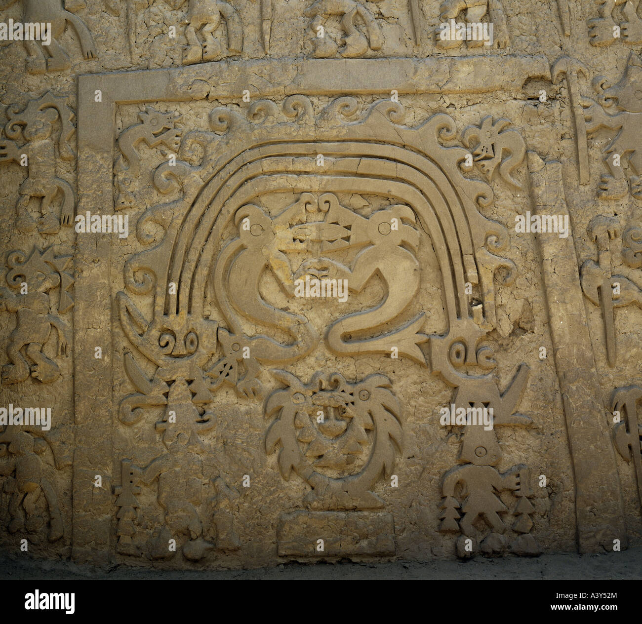 Bildende Kunst, präkolumbianischen, Chimu, Skulptur, Relief aus Tempel Pyramide bei Chan Chan, 13.-15. Jahrhundert A.D., Stein, Truji Stockfoto