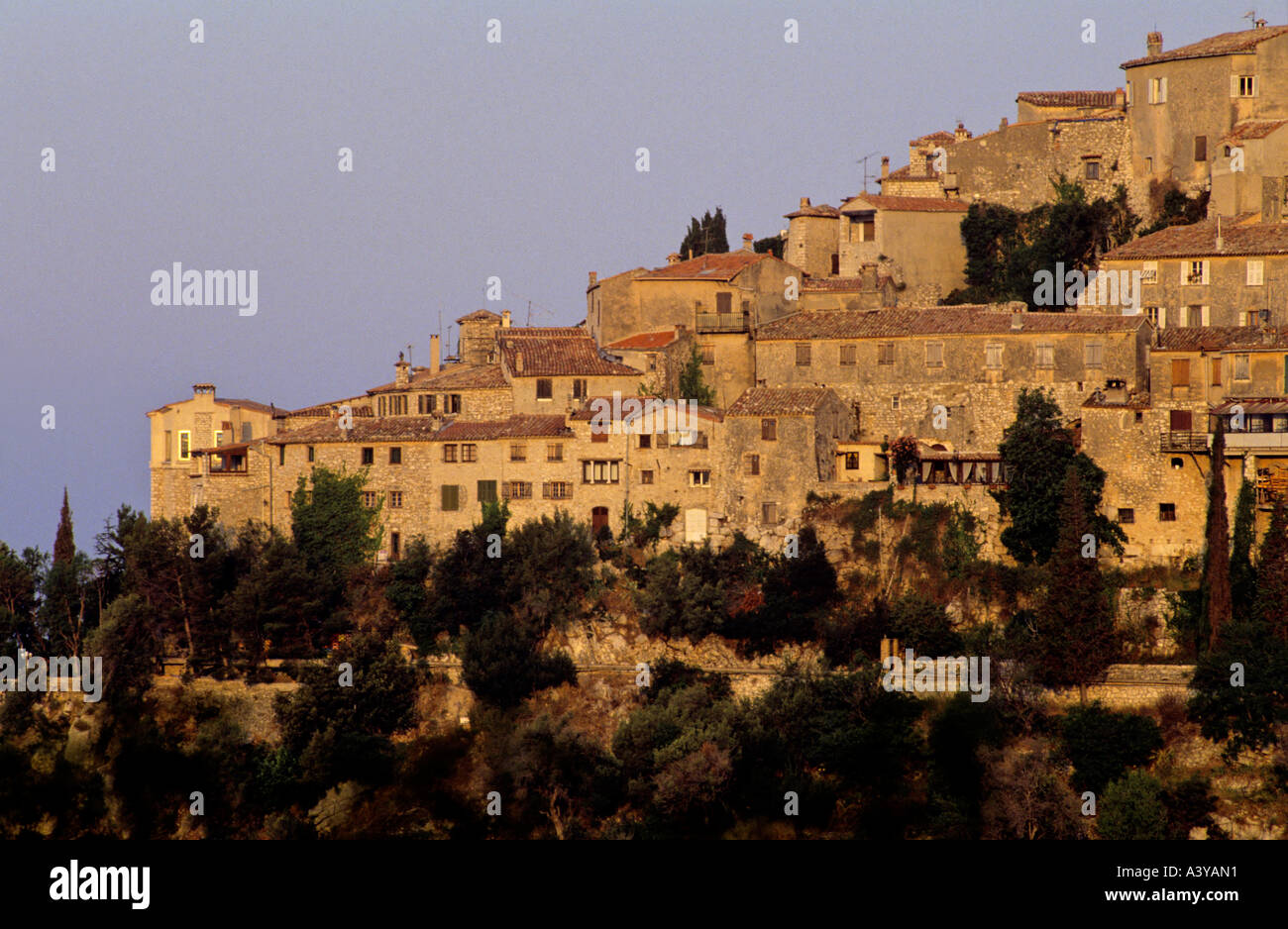 Dorf Eze am Abend Küste Cote d Azur-Region der Provence Frankreich Stockfoto