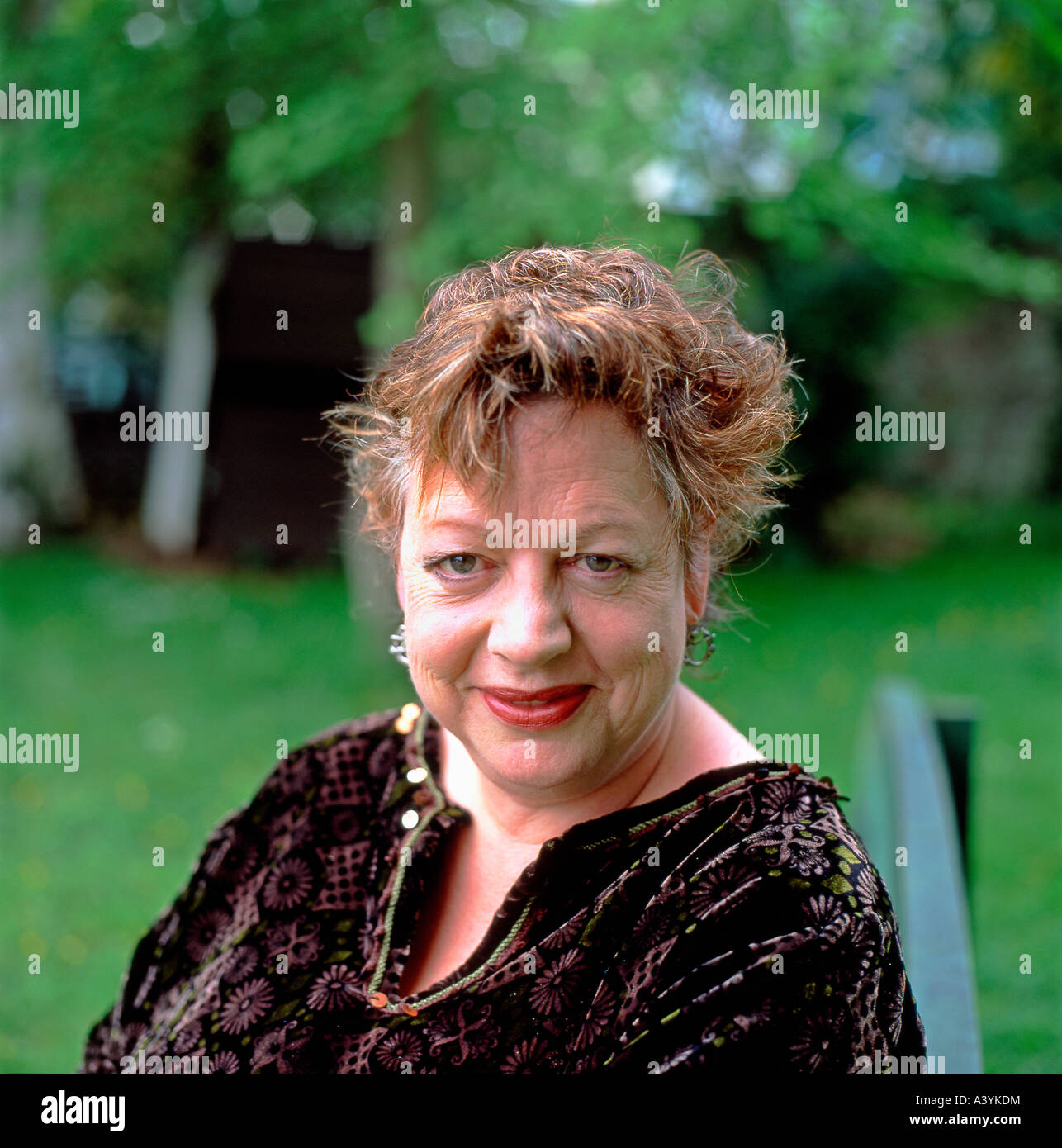 Porträt der britischen Weibliche Schauspieler und Autor Schriftsteller Jo Marke am Heu Literatur Festival 2004 in Hay-on-Wye Wales UK KATHY DEWITT Stockfoto