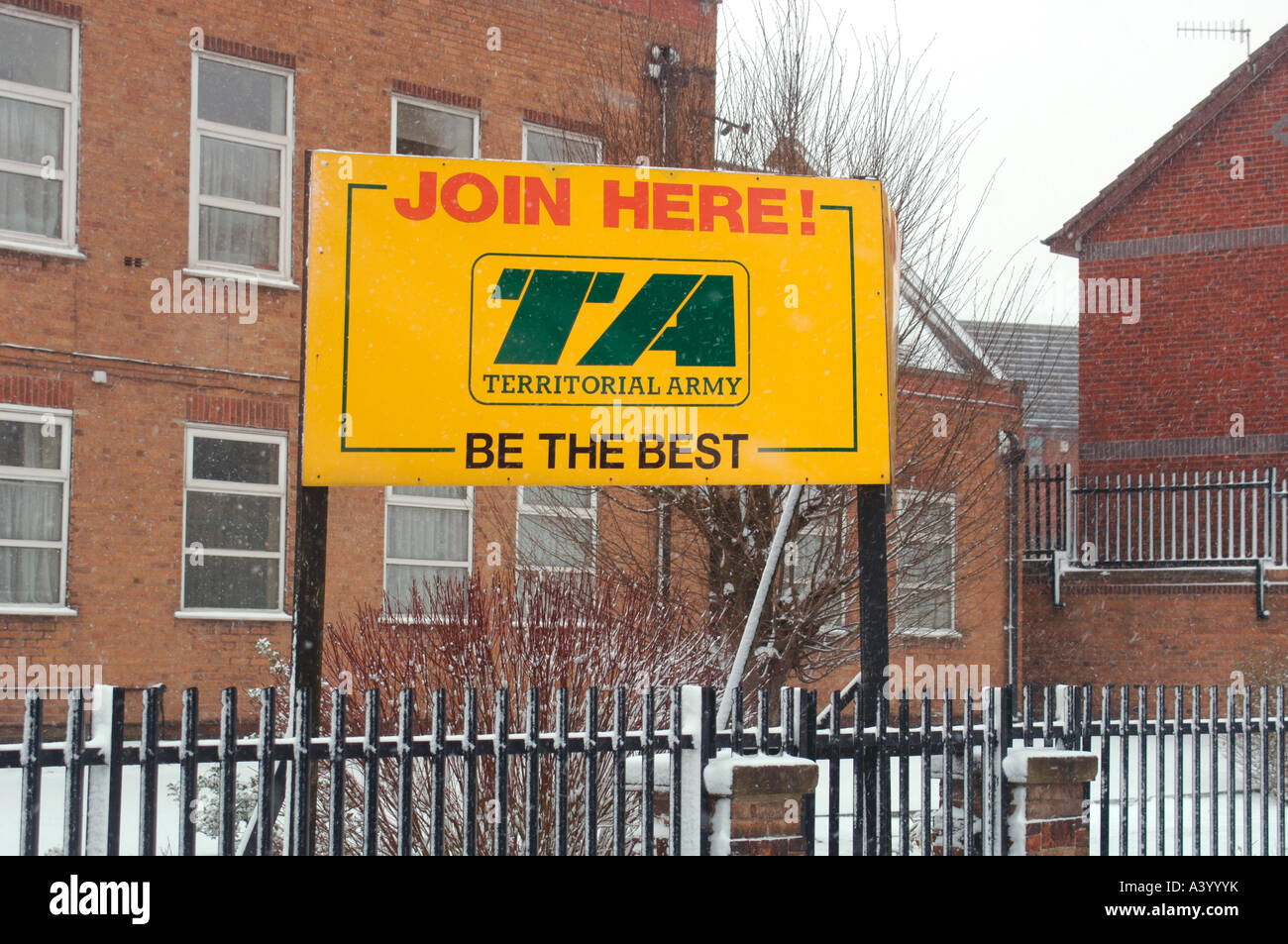 Melden Sie Personen einladende, (TA) Territorialarmee beizutreten. Stockfoto