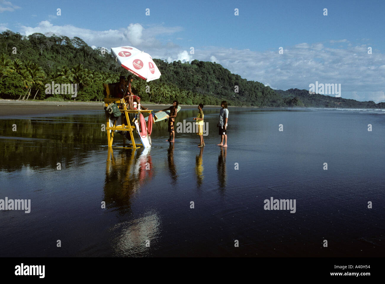 Lebensretter Sonntagsbuchstaben Strand Costa Rica Stockfoto