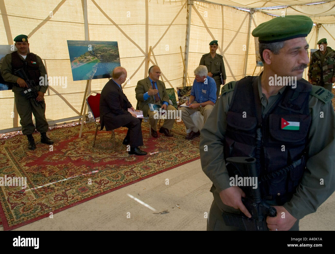 Prinz Hassan von Jordanien Bruder wacht der späten König Hussein in einem Interview mit seinem Körper in frgd Stockfoto