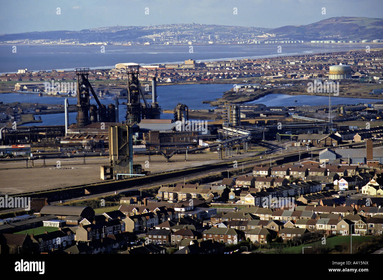 Nahe Von Wohnungsbau Und Industrie Port Talbot Swansea Bay Wales Uk Stockfotografie Alamy