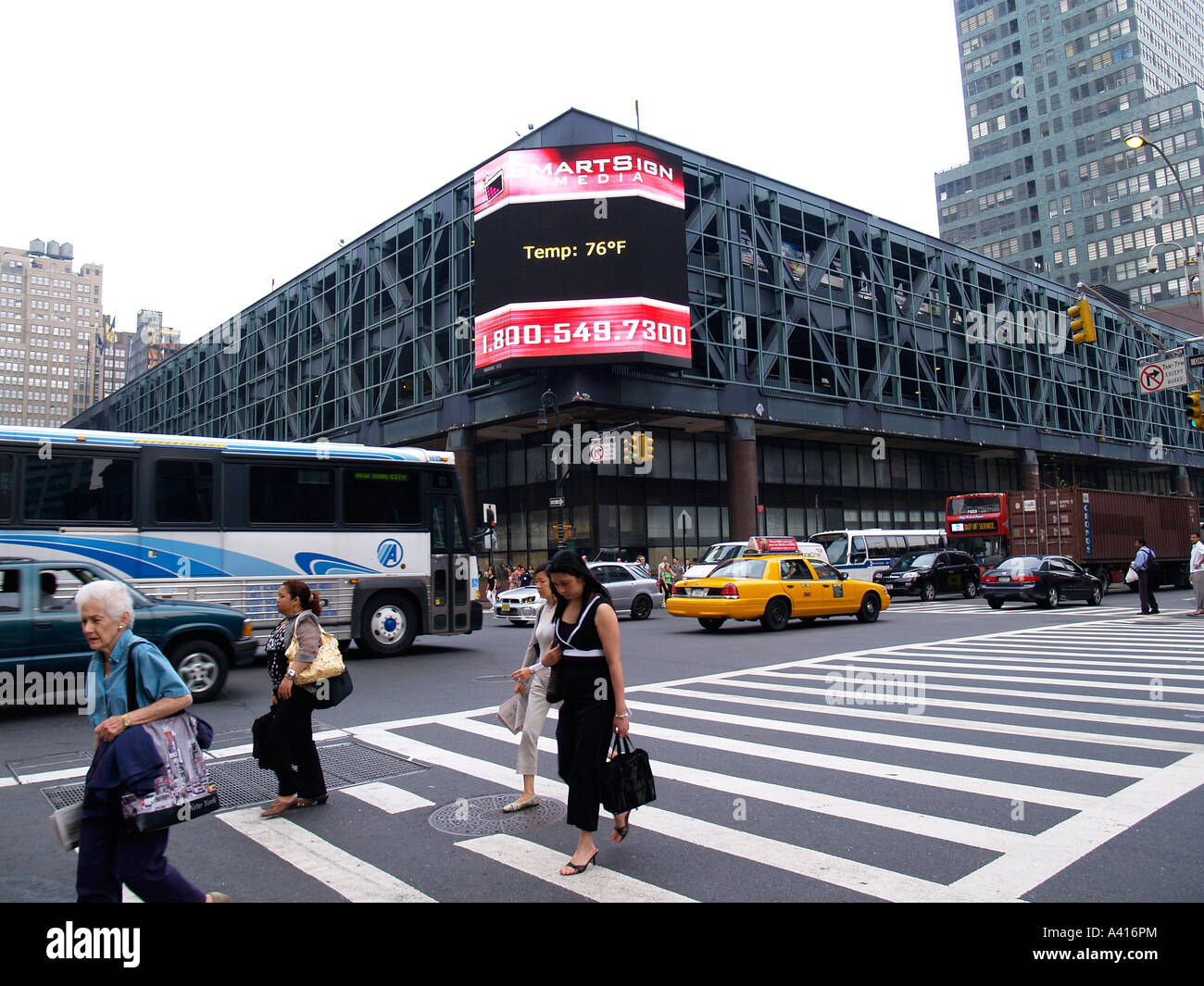 New Yorker Port Authority Bus Station 8th Avenue und 42nd Street Stockfoto