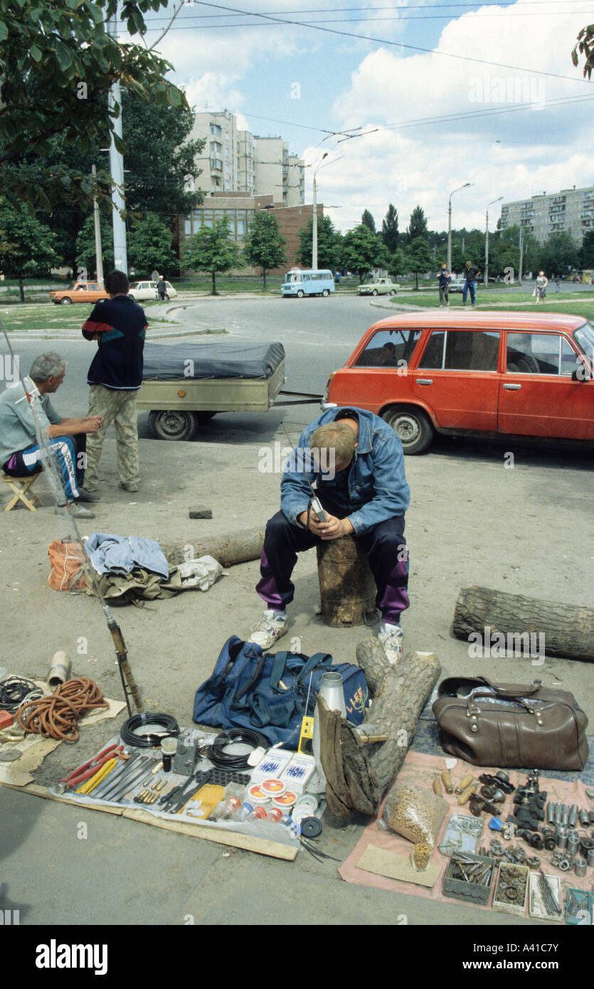 Straße Verkäufer in Odessa Ukraine in der Rezession Stockfoto