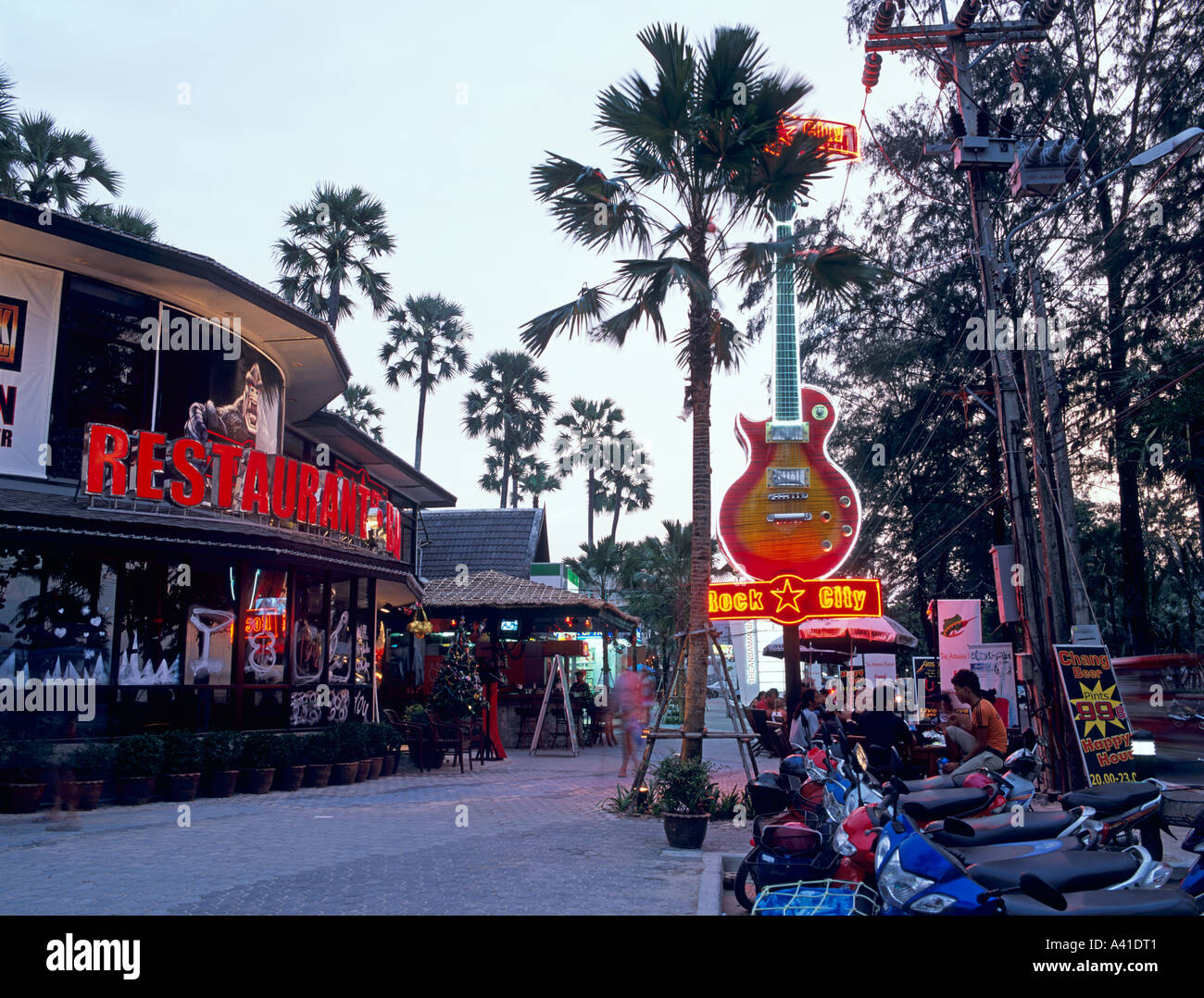 Rock City Bar und Restaurant Patong Meer vorderen Phuket Thailand in Südostasien Stockfoto