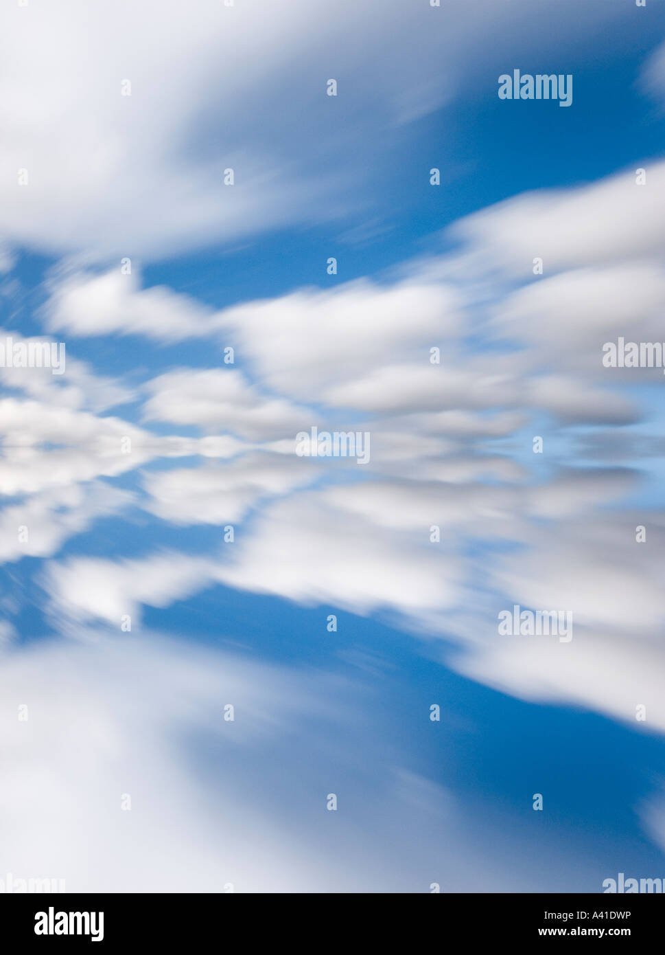 treibenden Wolken digital verändert Stockfoto