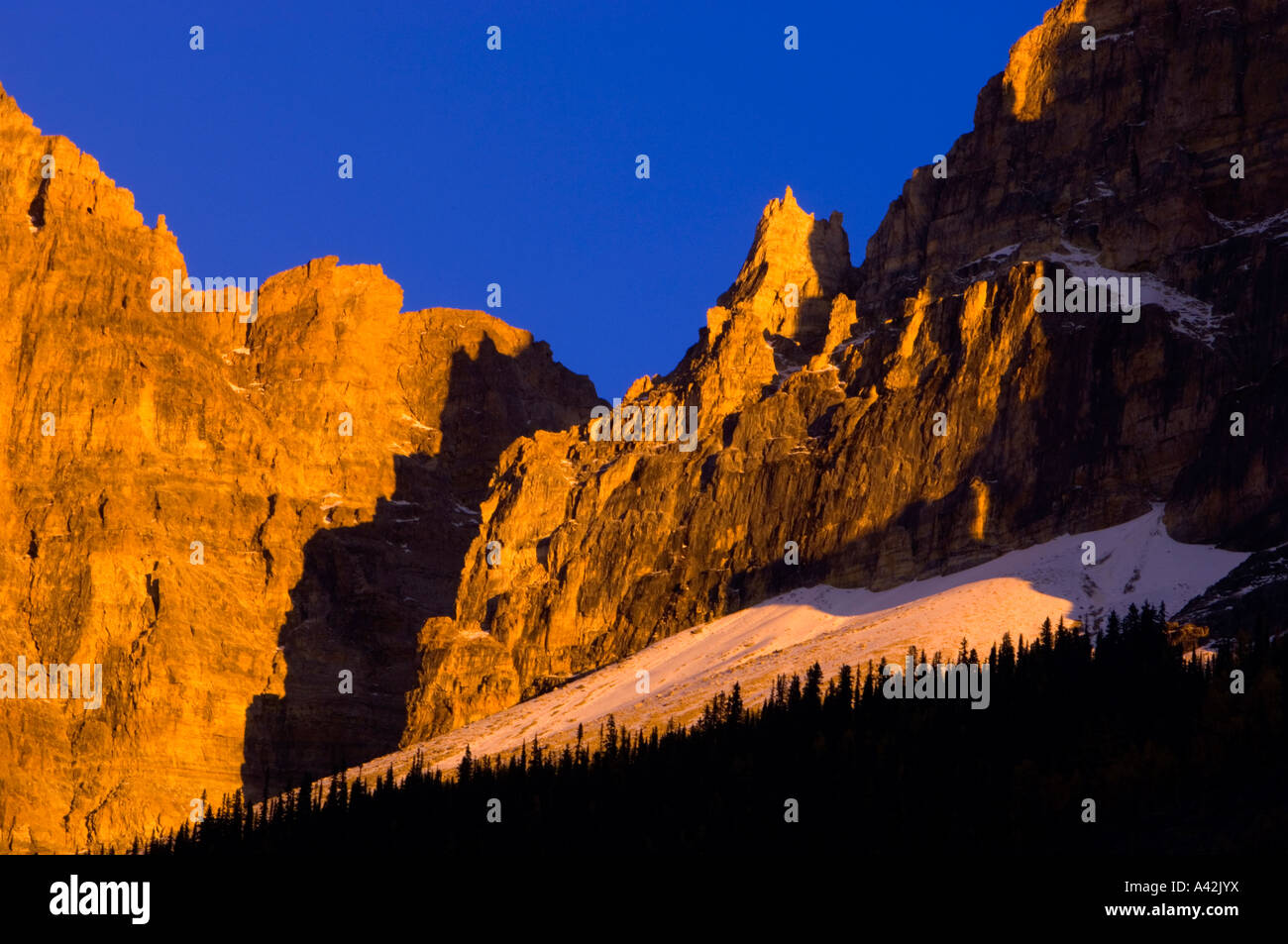 Abendlicht am Dom Crag, Yoho Nationalpark, Britisch-Kolumbien, Kanada Stockfoto