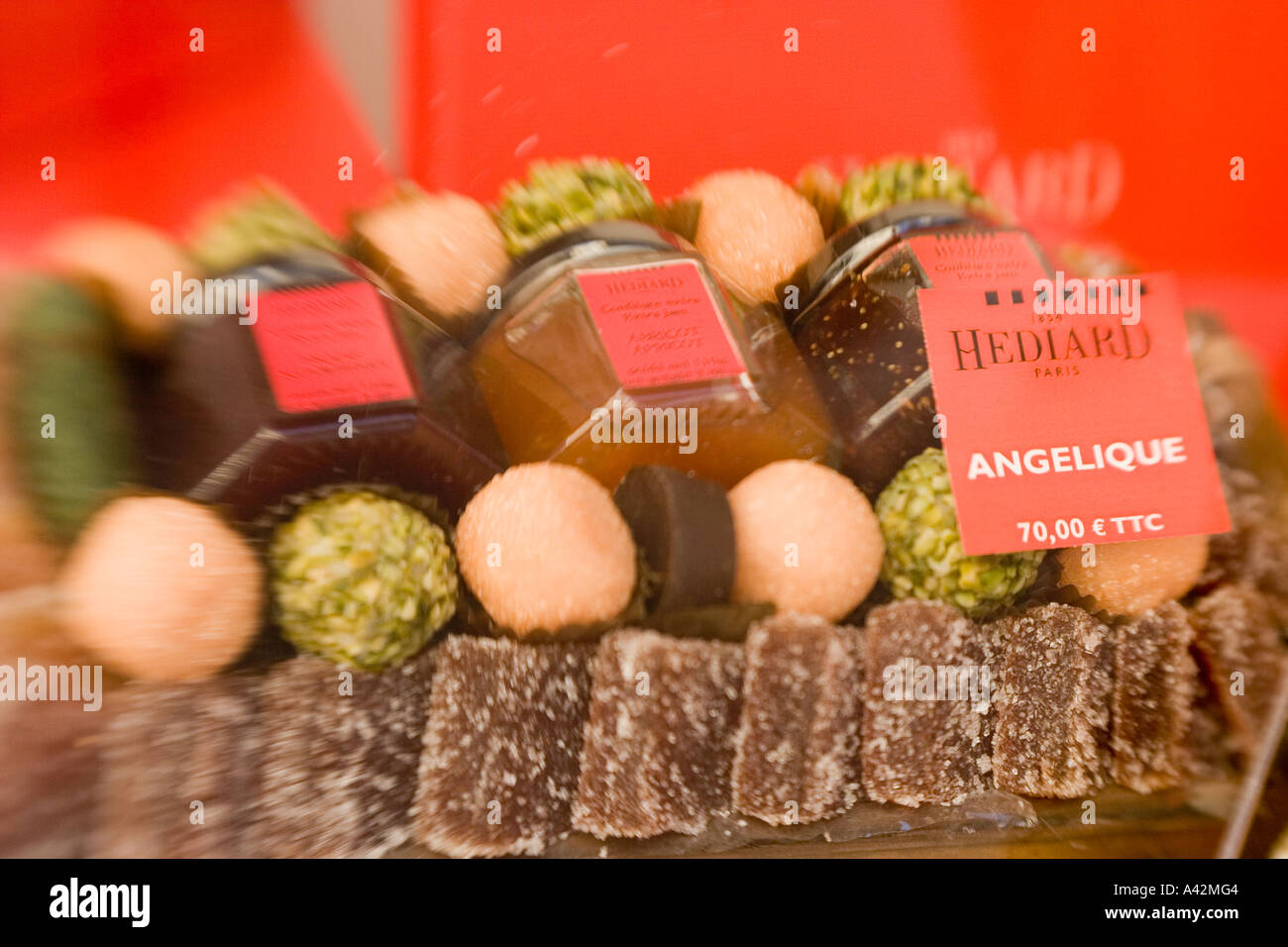 Place De La Madeleine in Paris Frankreich Hediard Gourmet-Shop Schaufenster Stockfoto