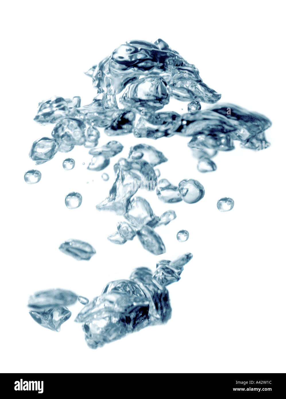 Aufsteigende Luftblasen im Wasser Aufsteigende Lluftblasen im Wasser Stockfoto