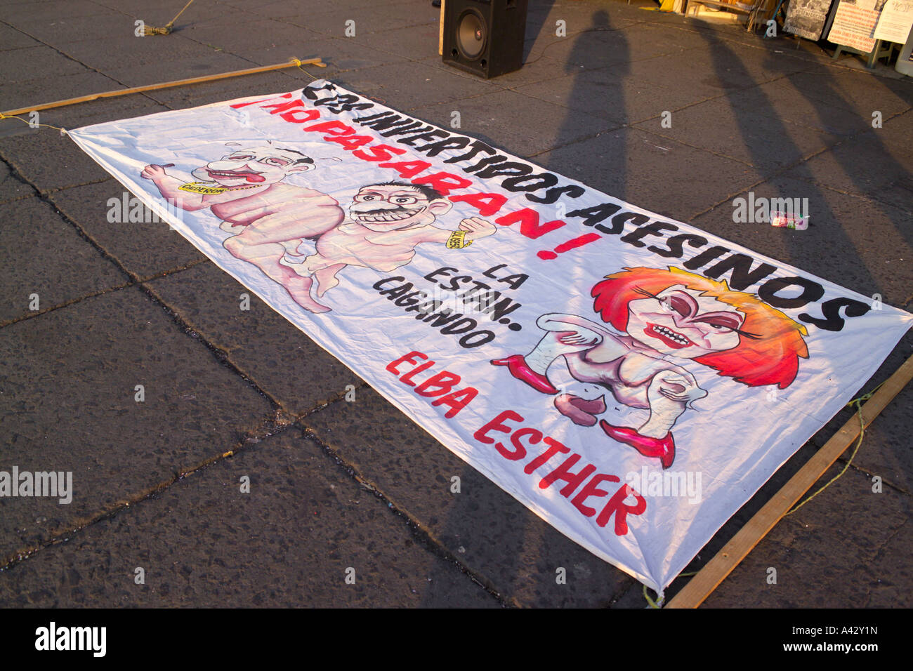 APPM Asamblea Popular Los Plueblos Mexiko anti-Regierung politischen Protest-Banner in der Zocalo Distrito Federal DF Stockfoto