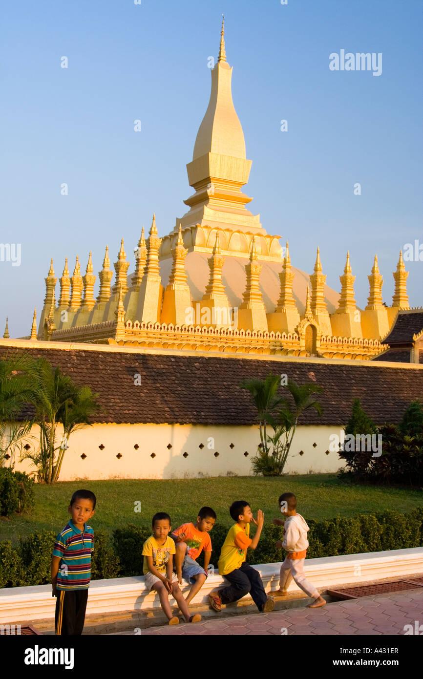Laotische Kinder Wat, dass Luang Vientiane Laos Stockfoto