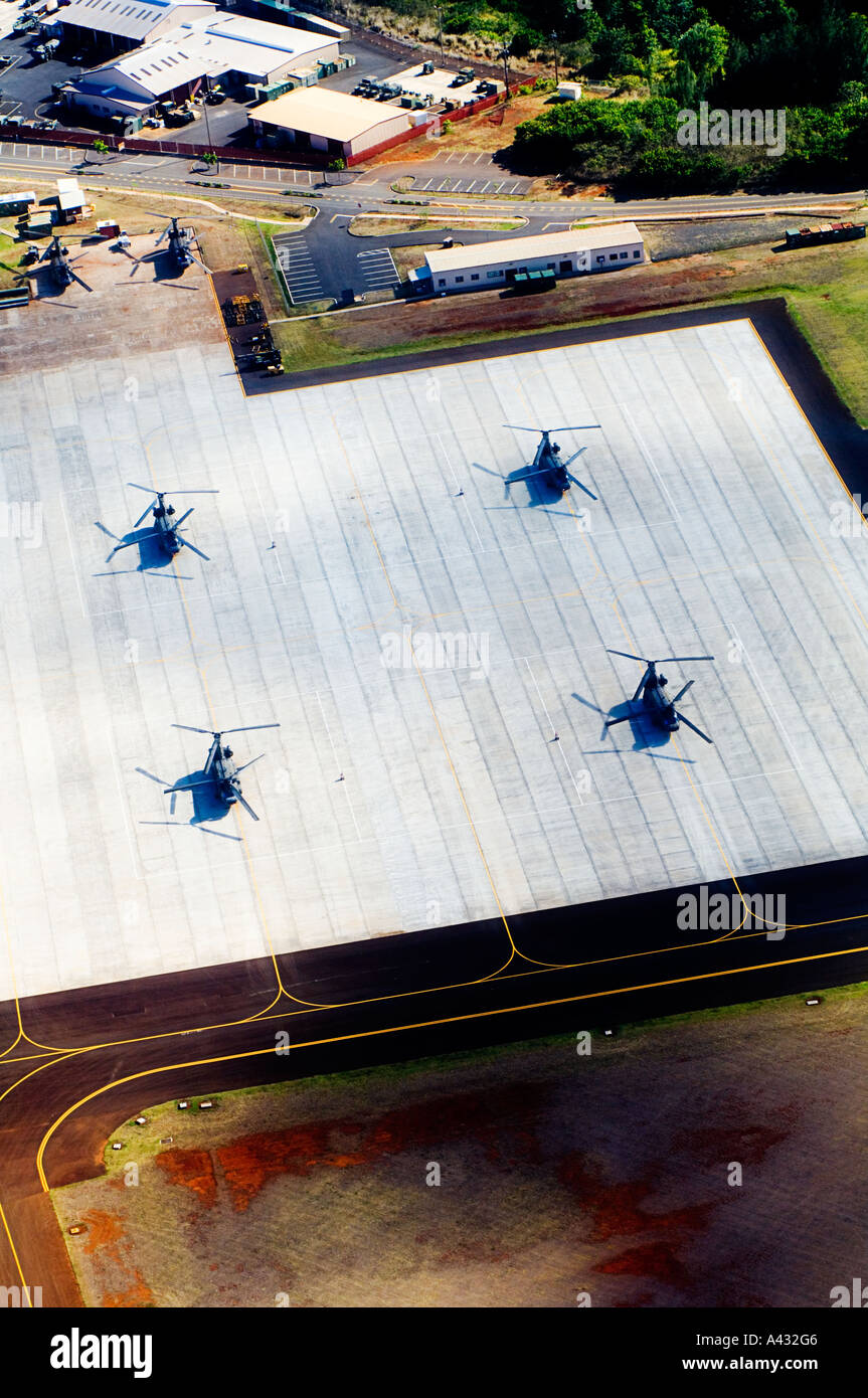 Vier Hubschrauber auf ein Pad auf der Insel Hawaii-Luftbild Stockfoto