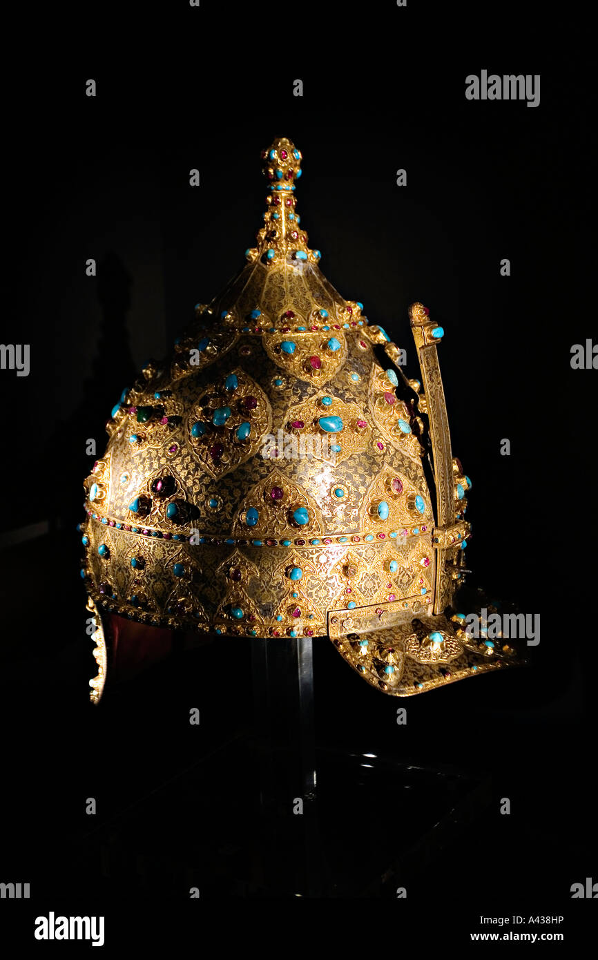 Goldener Helm im Topkapi Palast Istanbul Stockfoto