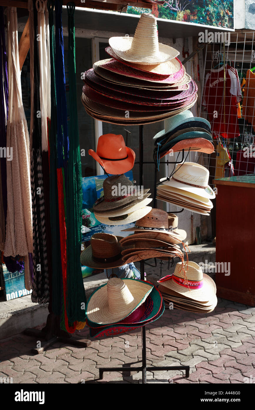 Mexikanische Hüte für den Verkauf auf der Straße, Playa Del Carmen Mexiko mexikanische Mayan Riviera Stockfoto