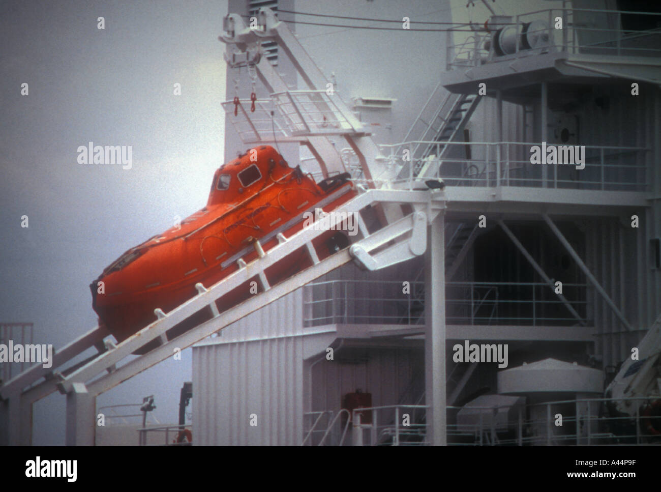 Eigenständiges Leben Boot an Bord Schiff Stockfoto