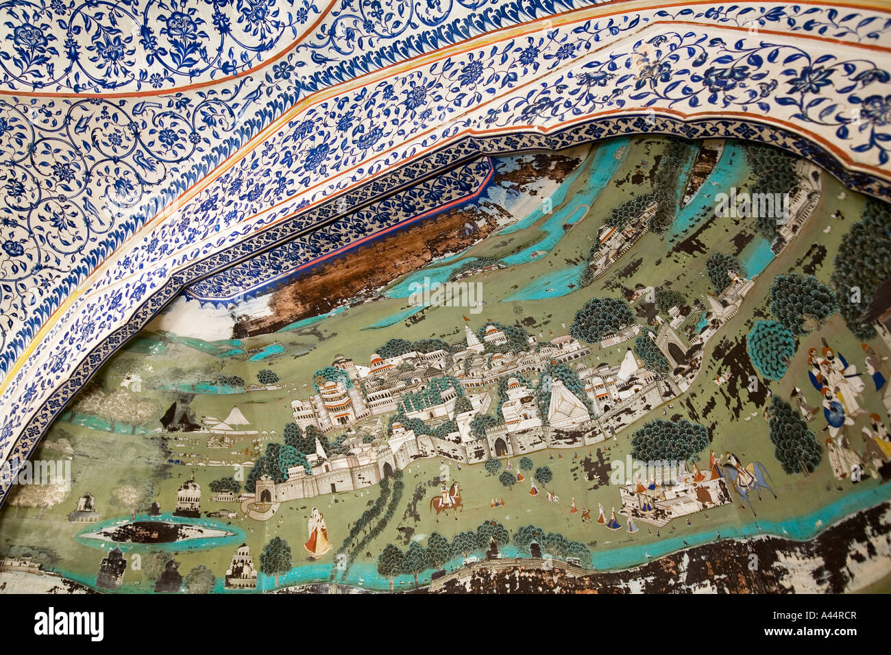Indien Rajasthan Samode Palast in der Nähe von Jaipur dekorative Wand Gemälde lokale Szene Stockfoto