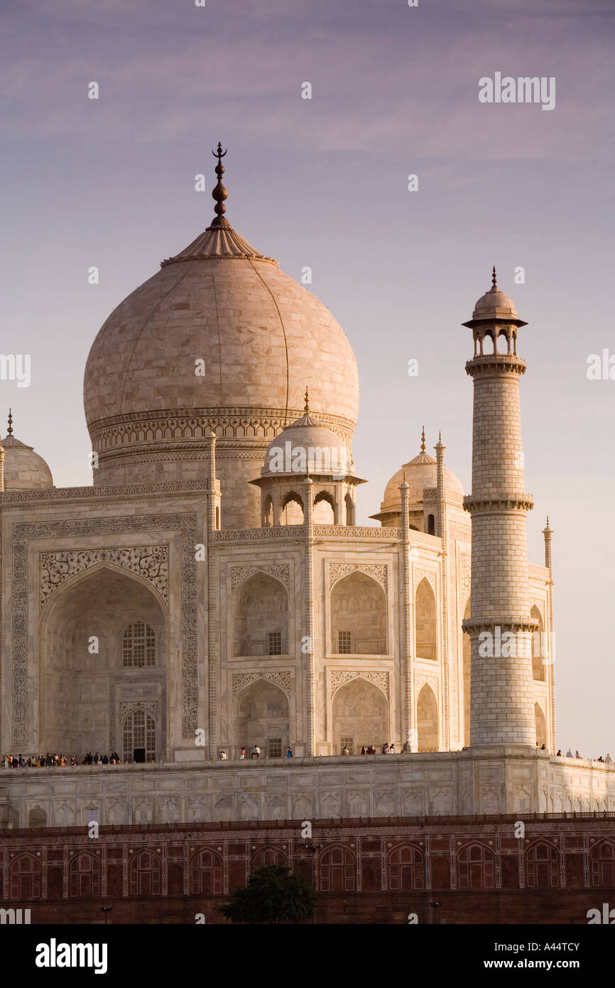 Indien Uttar Pradesh Agra Taj Mahal hintere Höhe über den Fluss Yamuna in späten Nachmittag Licht Stockfoto