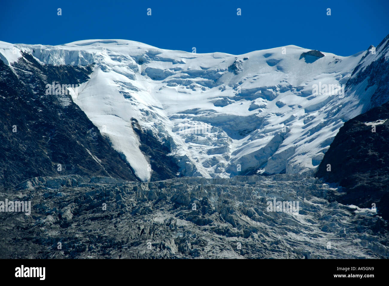 Gletscher de Bionnassay mit Dome de Gouter am Mt. Blanc Mountain Haute-Savoie-Frankreich Stockfoto