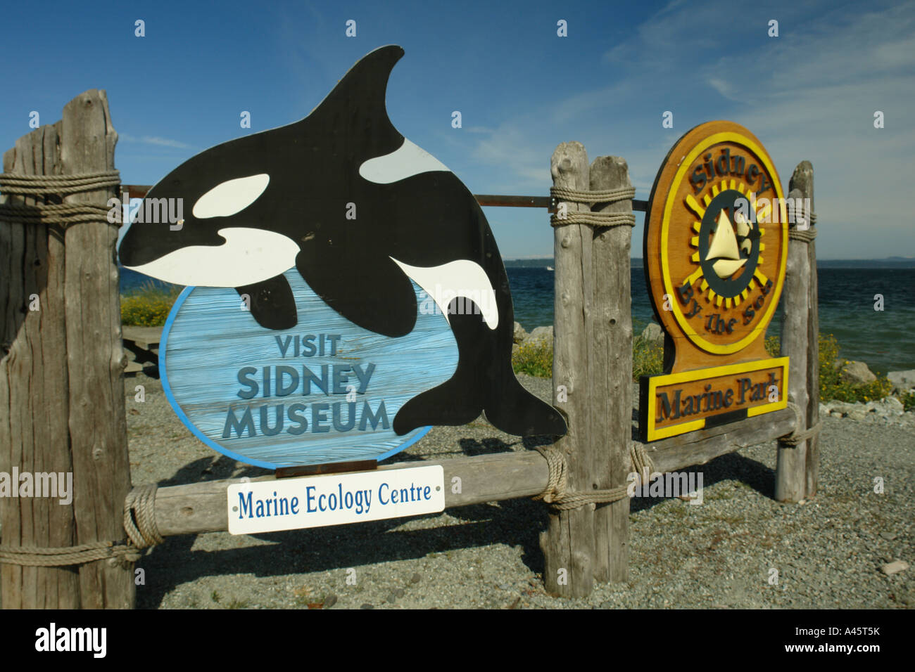 AJD55567, Sidney, British Columbia, Kanada, Vancouver Island, Straße von Georgia, Marine Park, Sidney Museum, Eingang Zeichen Stockfoto