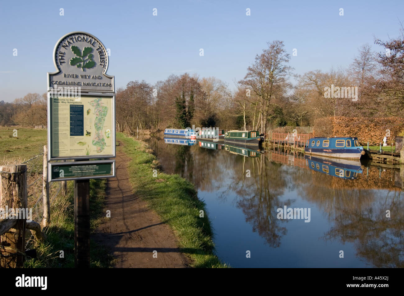 Fluss Wey - Shalford - Surrey - UK - Vereinigtes Königreich - England - Europa Stockfoto