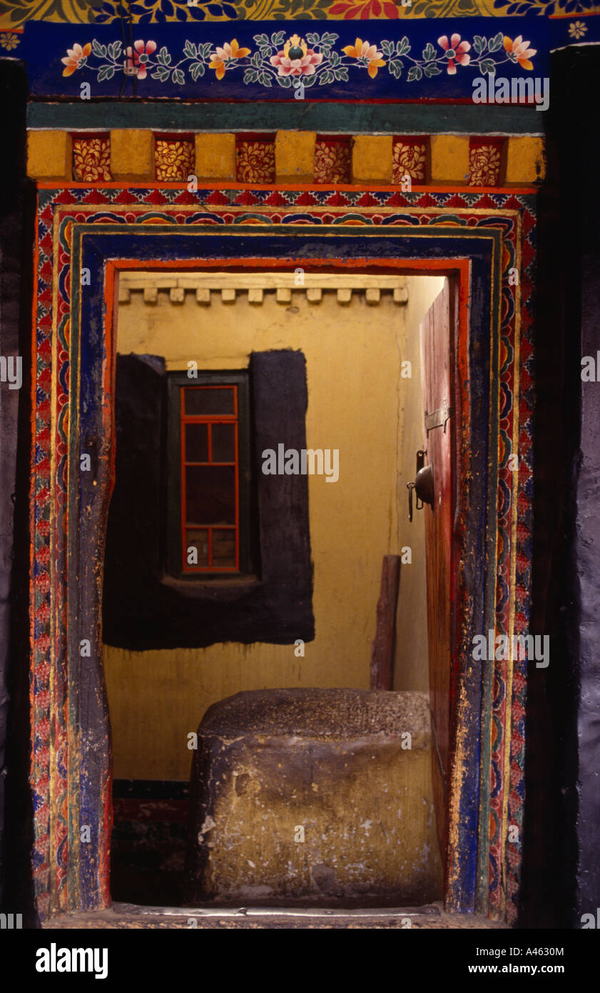 China-Lhasa-Detail der dekorative Tür im Jokhang-Kloster Stockfoto