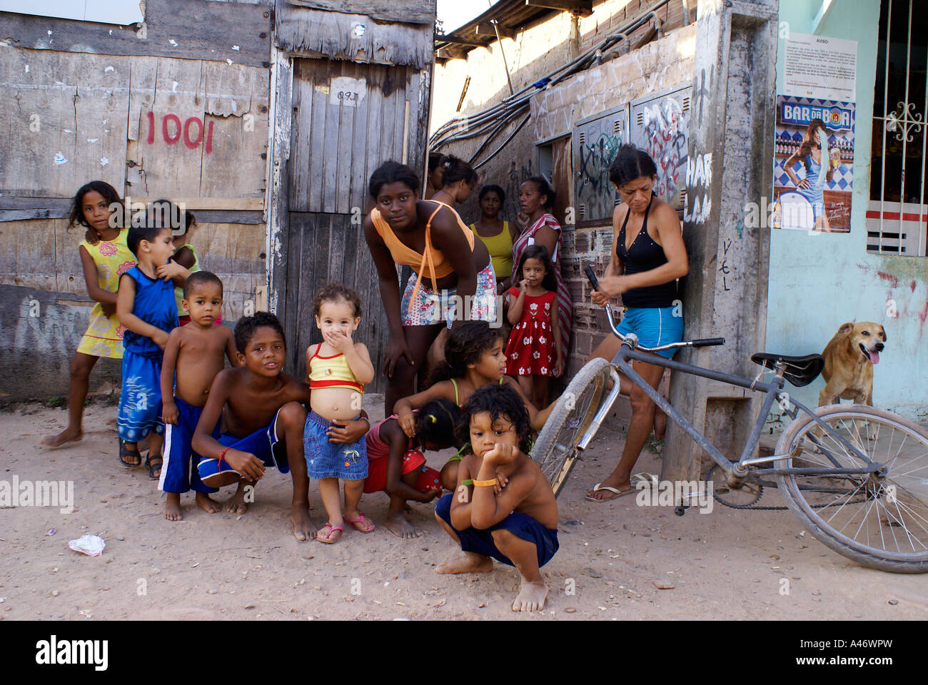 Einwohner von einem Slum (Favela) in Recife, Brasilien Stockfoto