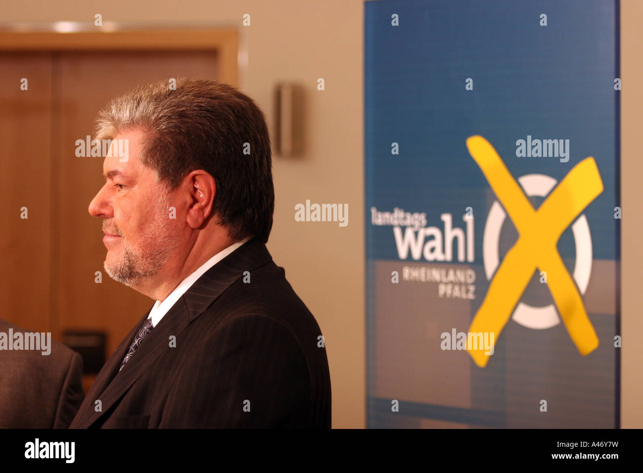 Der Ministerpräsident des Landes Rheinland-Pfalz, Kurt Beck nach den Wahlen am 26. März 2006 Stockfoto