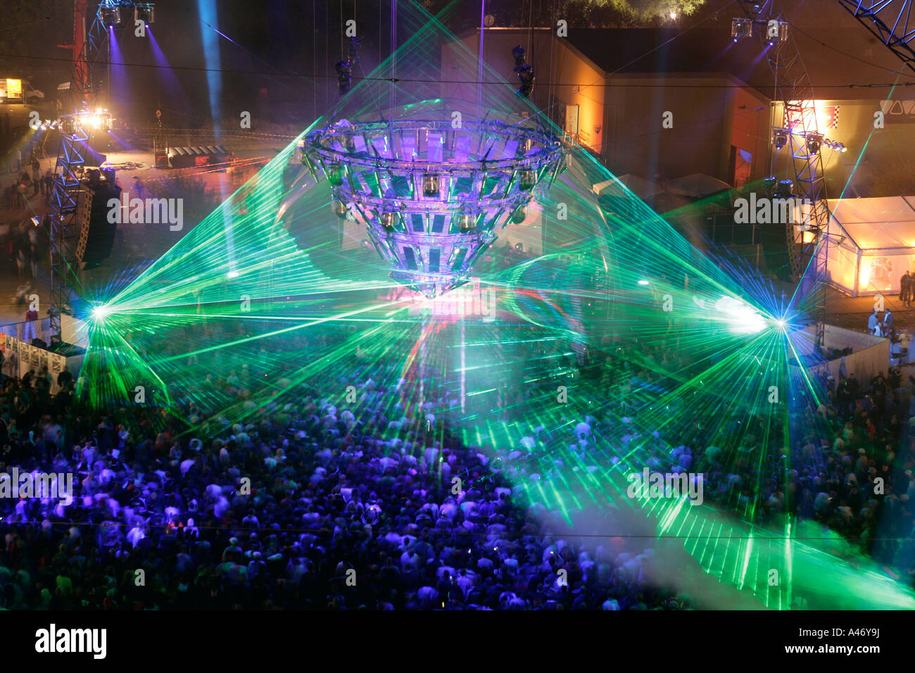 Mehr als 50000 Raver tanzt auf dem Techno-Festival in der Nähe von Kastellaun, Rheineland-Pfalz, Deutschland Stockfoto