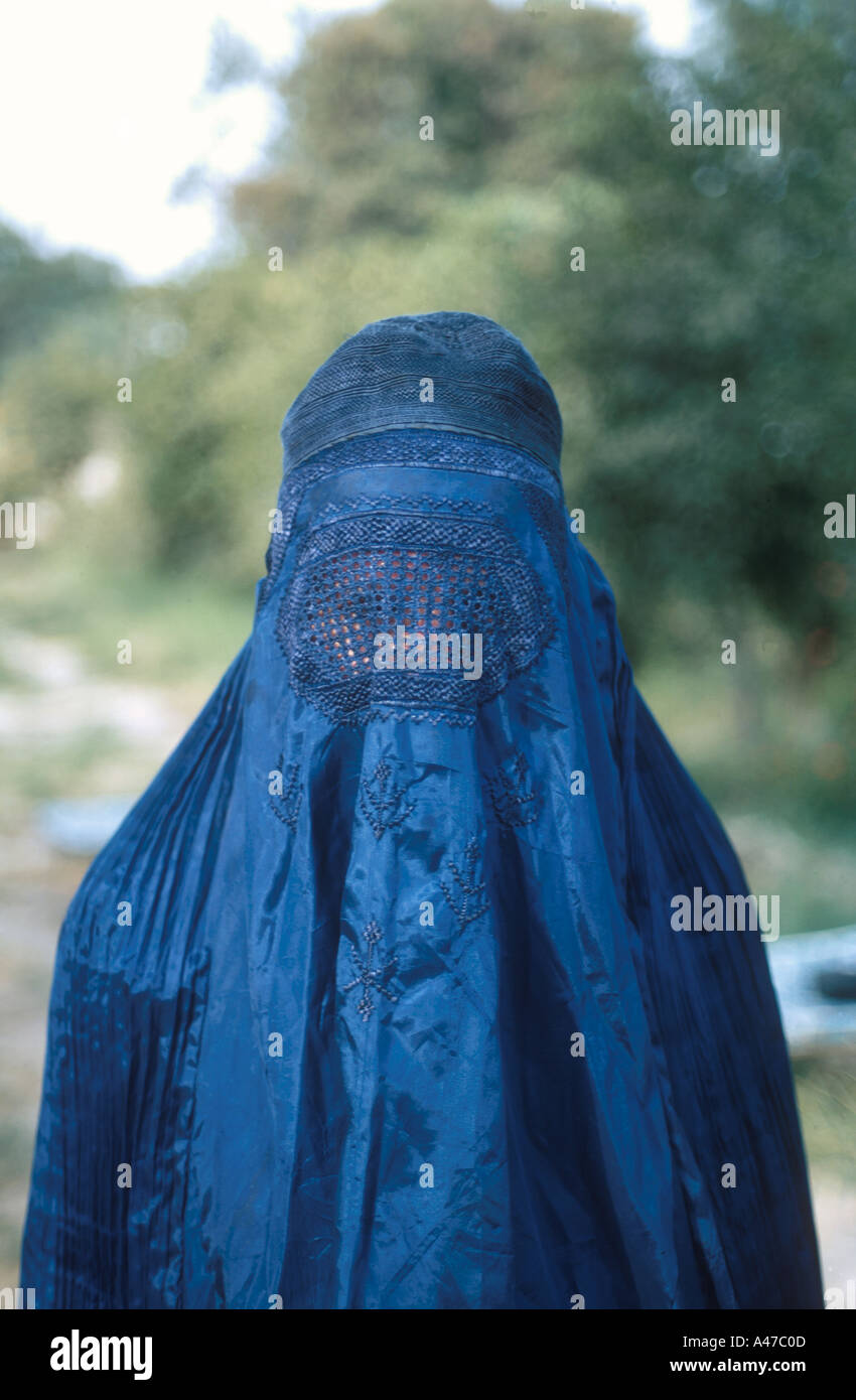 Alle traditionellen Kuvertierung Afghanin s Schleier genannt Budka oder Tschador Kabul-Afghanistan Stockfoto