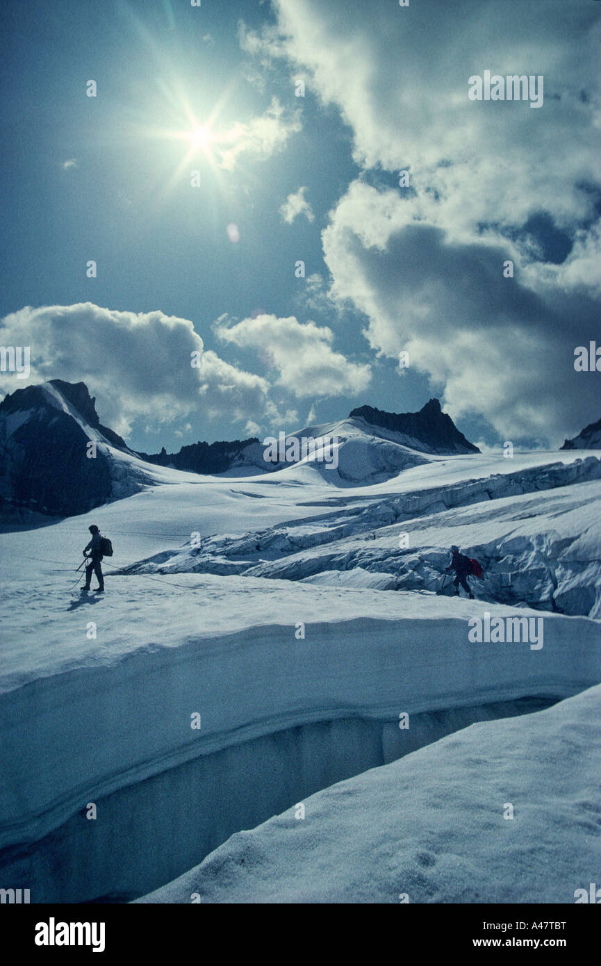 Zwei Kletterer in die Gletscherspalten das Vallée Blanche in den französischen Alpen Stockfoto