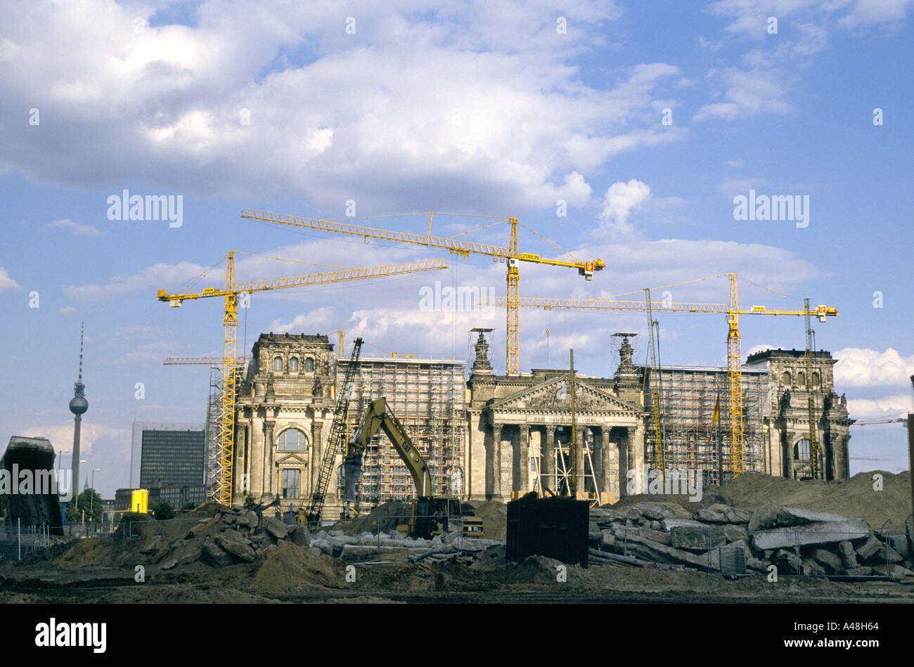 Als Ost- und Westdeutschland wiedervereint wurden Berlin wurde saniert und umgebaut, den Reichstag des Deutschen Bundestages Haus Stockfoto