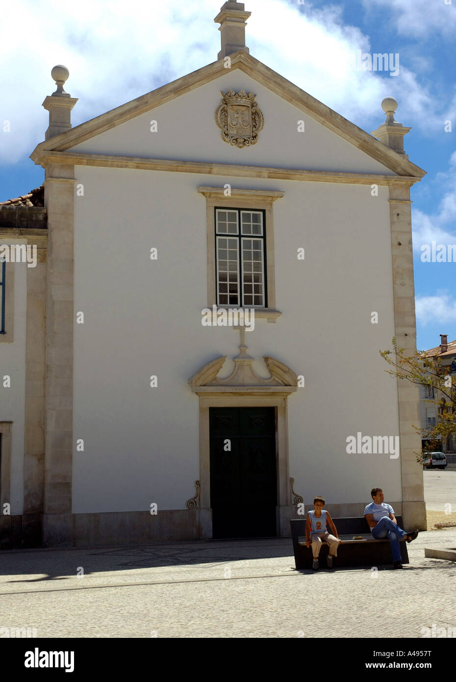 Typische kleine weiße Kirche kirchliche Architektur Aveiro Iberia iberischen Halbinsel Nord Portugal Nordeuropa Stockfoto