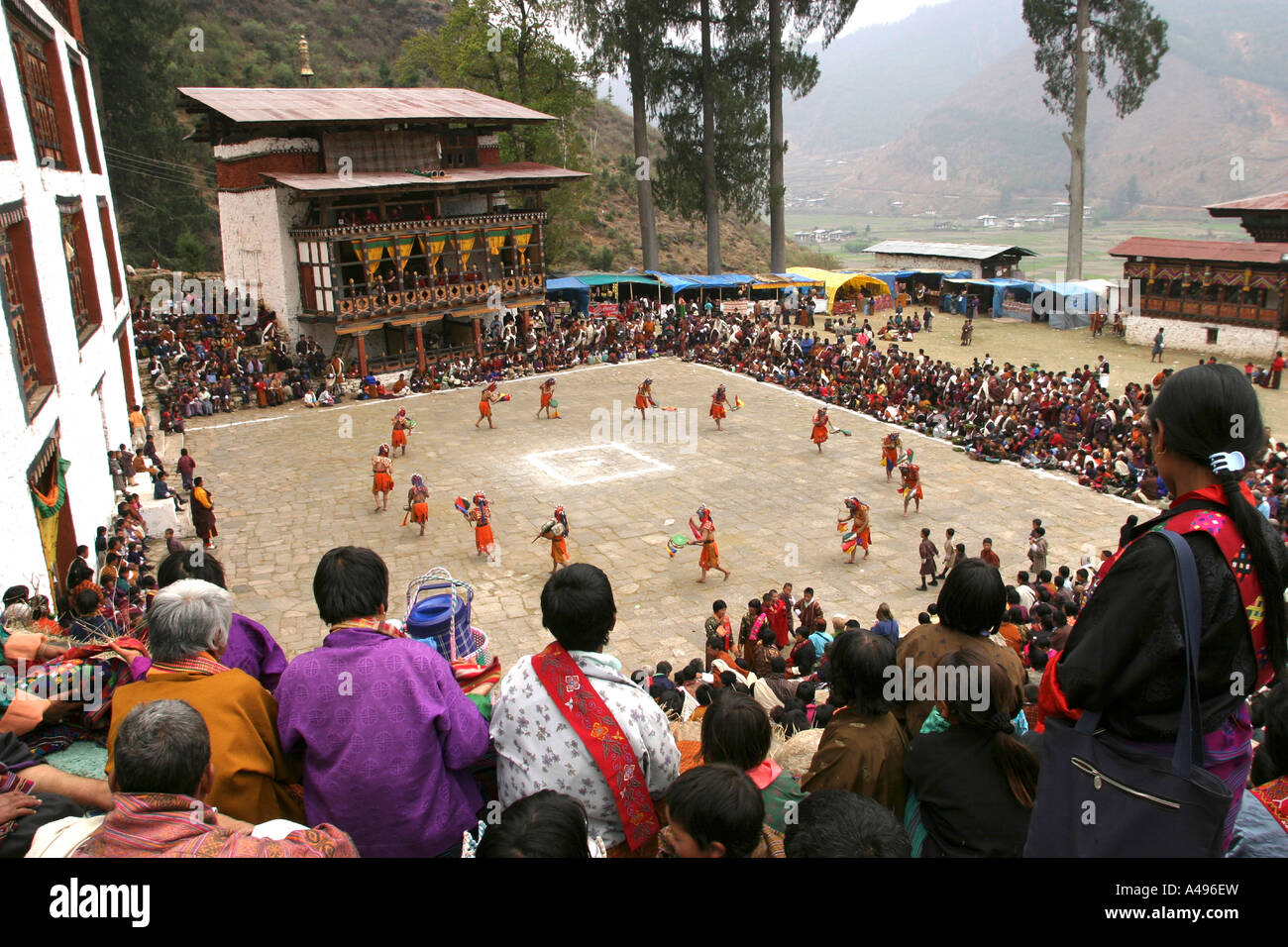 Bhutan Paro Festival Tsechu Tanz der drei Arten von Ging mit Drums Driging Stockfoto
