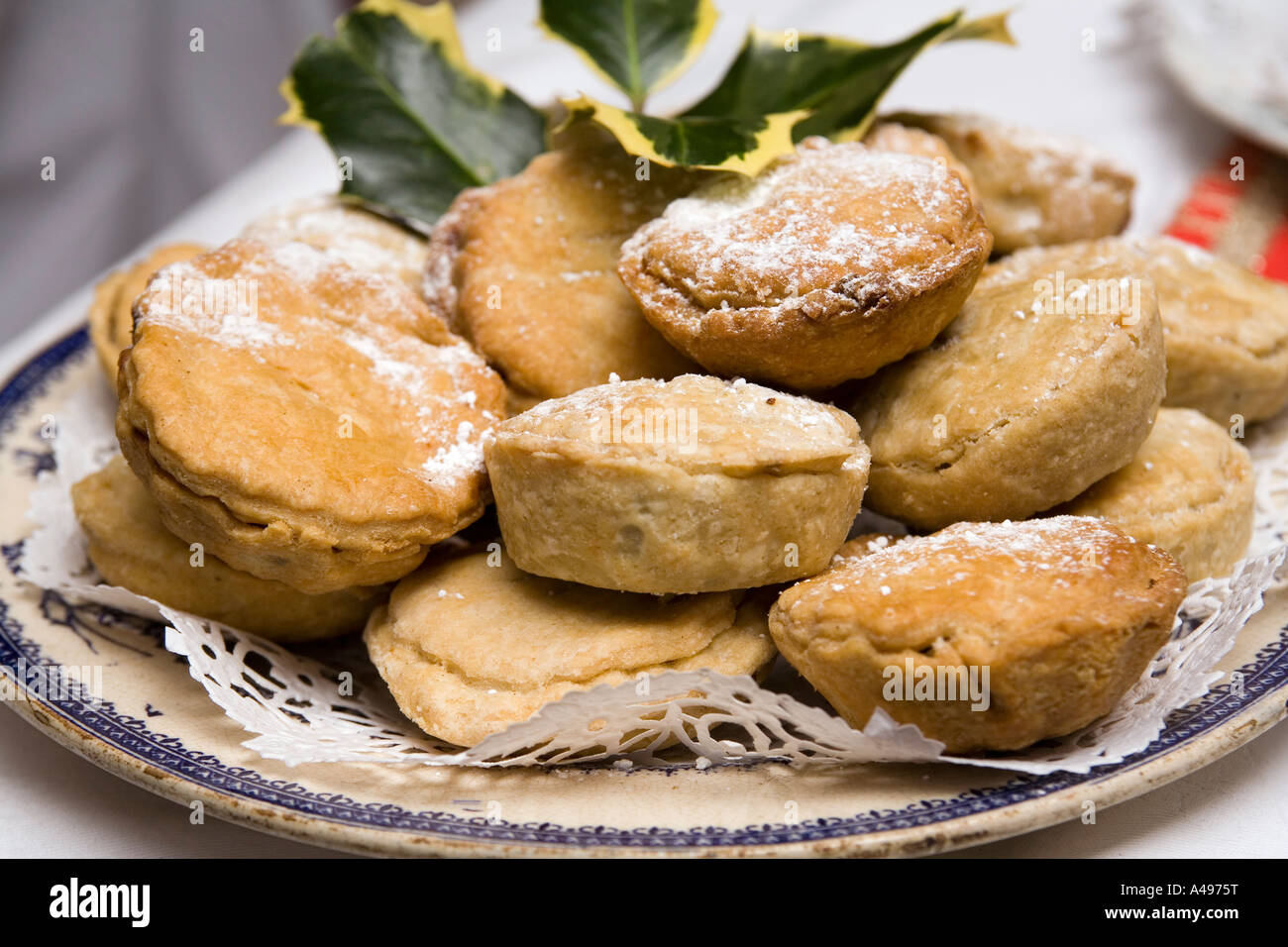 UK Shropshire Ironbridge Blists Hill Museum Ärzte Hütte Weihnachtsteller von Mince pies Stockfoto