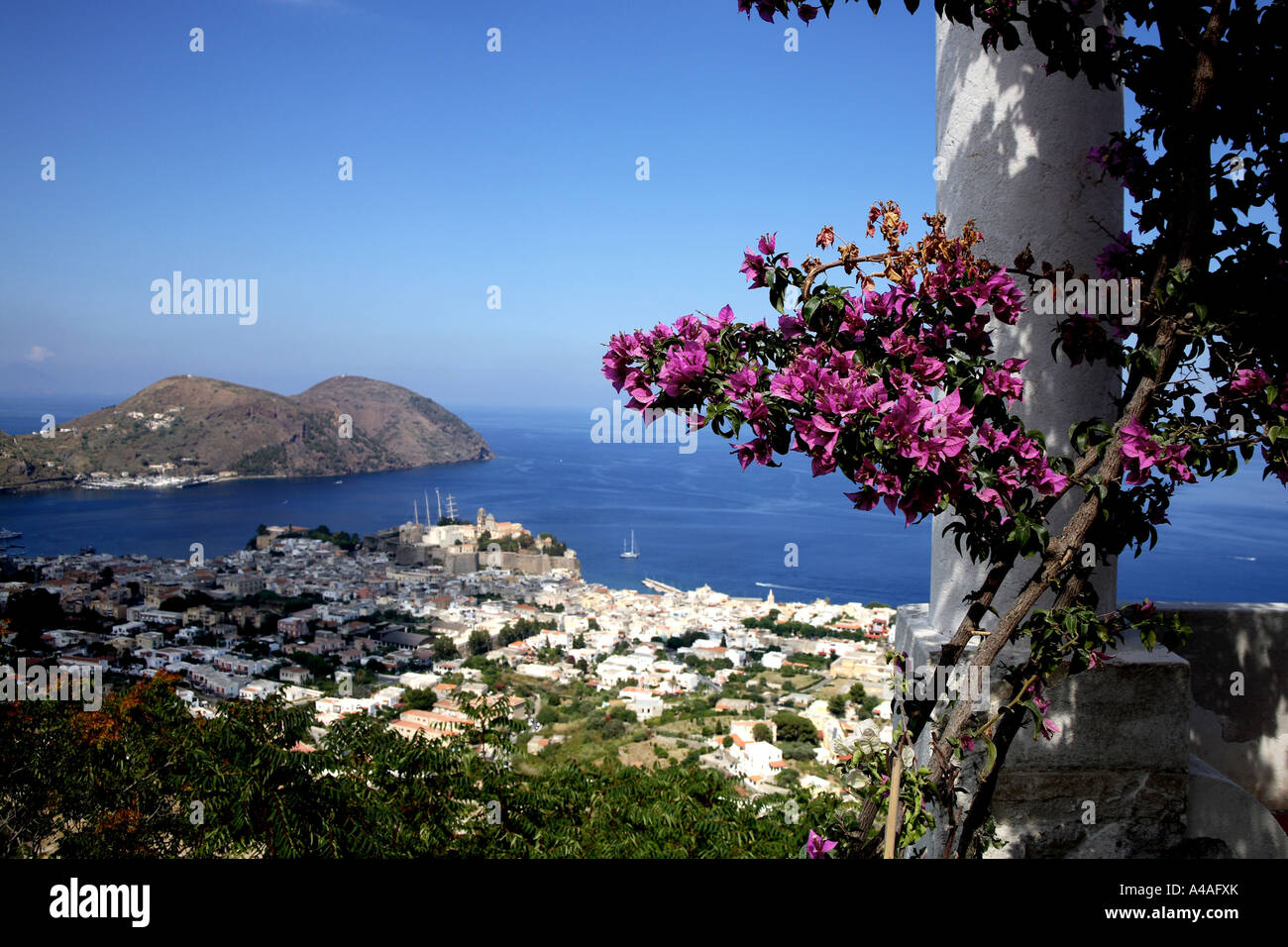 Lipari, gesehen vom Pianoconte Lipari Insel Äolischen Inseln Sizilien Italien Stockfoto