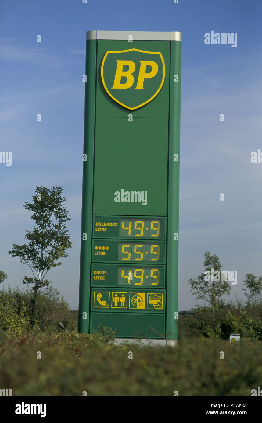 BP Tankstelle Luton 1994 bp Benzinpreise schneiden passend Supermärkte Stockfoto
