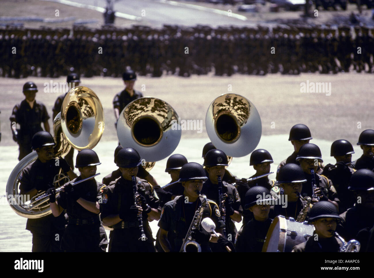 Philippinen militärische Blaskapelle spielen während der Parade an den Feierlichkeiten zum Tag der Armee Manila, 22. März 1991 Stockfoto