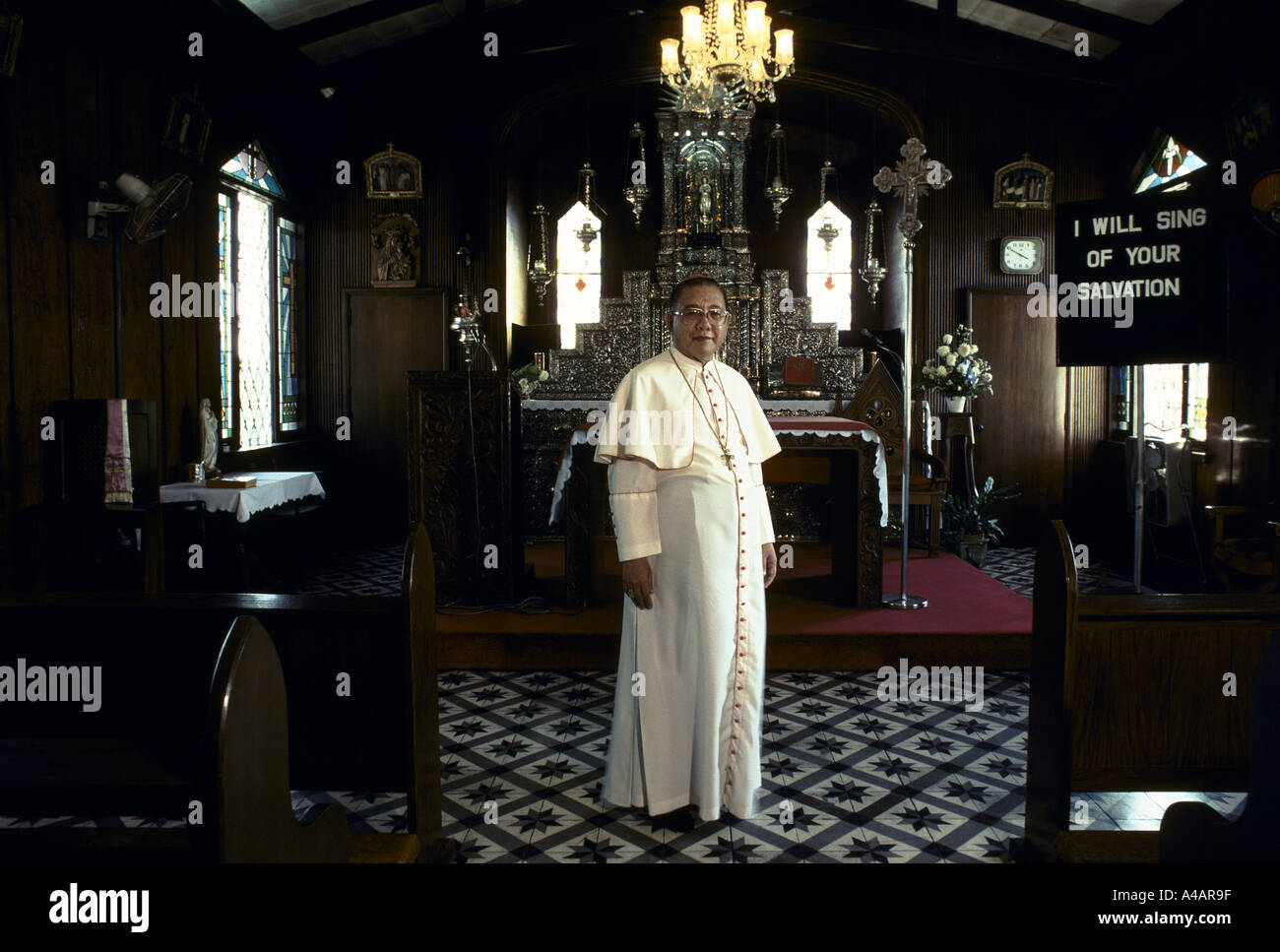 Philippinen Kardinal Sünde in seiner Kapelle in Mandaluyong Palast Manila Februar 1991 Stockfoto