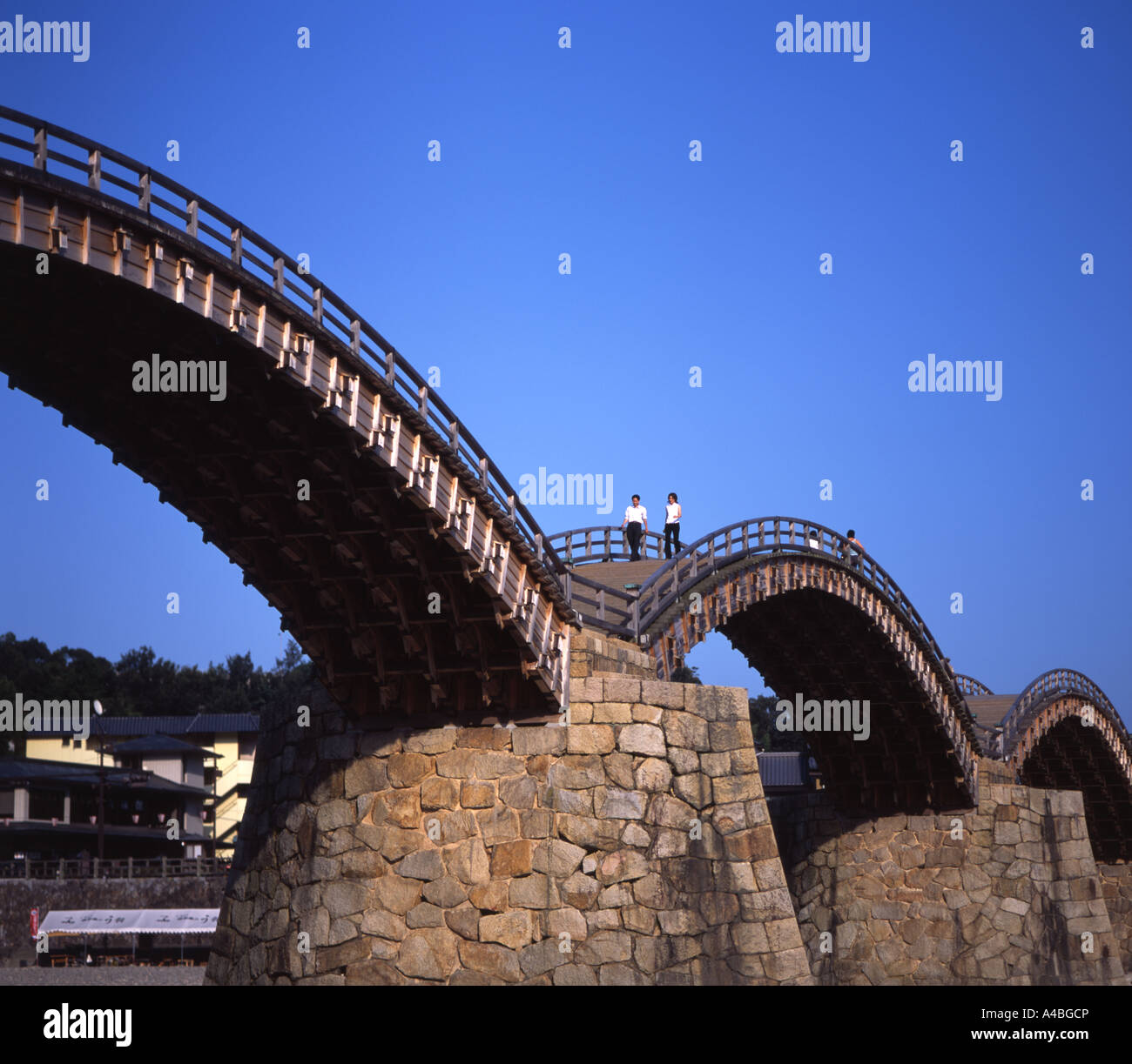 Kintai-Brücke Kintai-Kyo eine hölzerne Brücke in die Stadt Iwakuni, Yamaguchi-Präfektur, Japan. überspannt den Fluss Nishiki Stockfoto