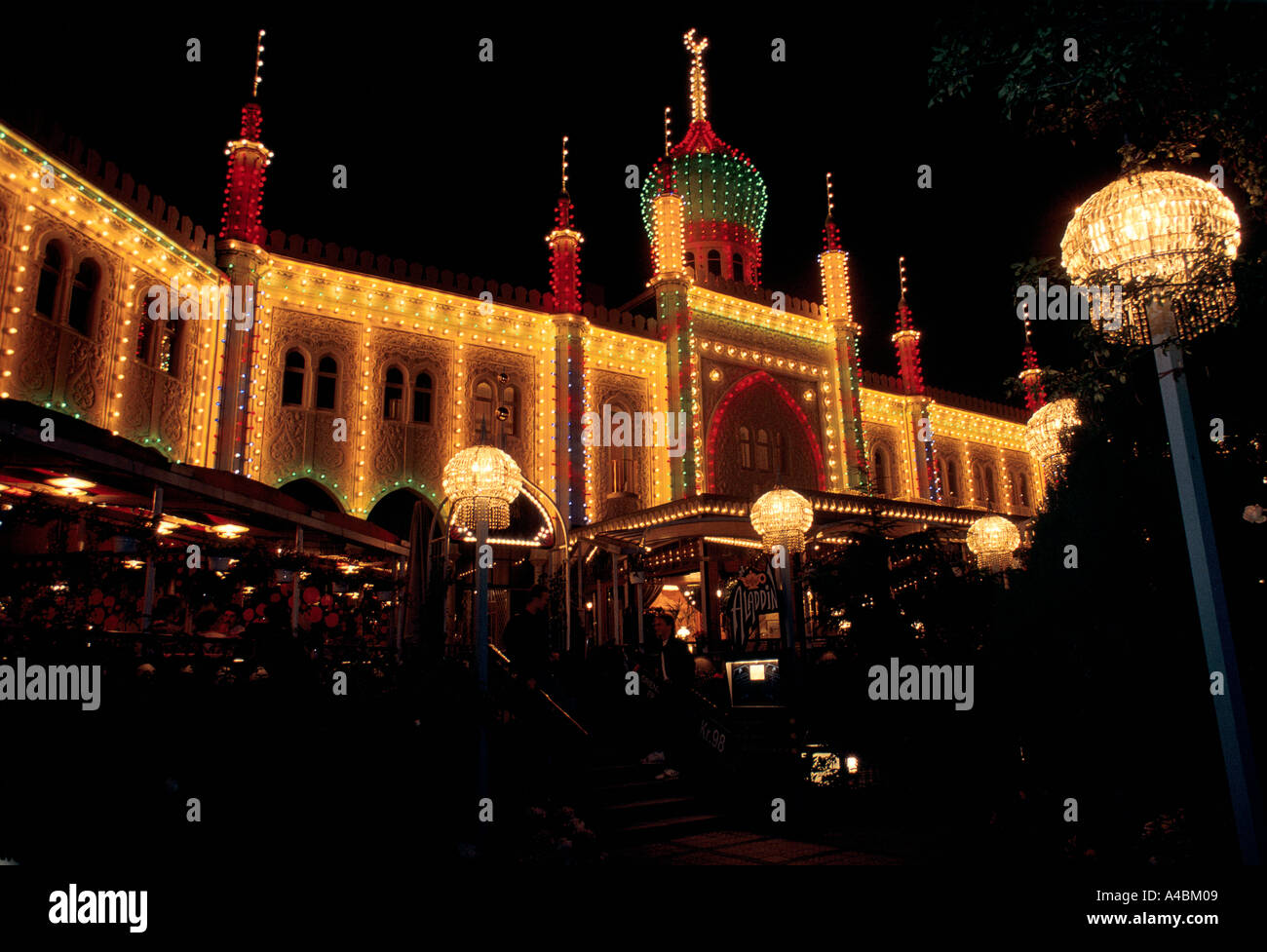 Tivoli-Gärten bei Nacht, Kopenhagen, Dänemark 1989 Stockfoto