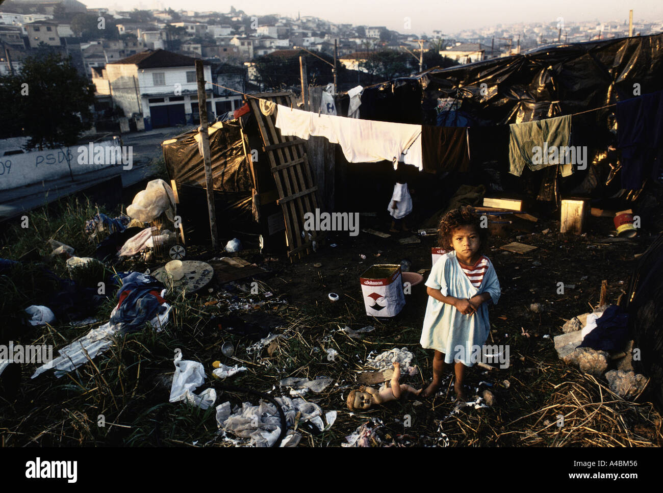 "GESTOHLENE LANDS-BRASILIEN... KRISE, LAND HAUSBESETZER, JARDIM DE SAUDE, SAO PAULO, JULI 1991. Stockfoto