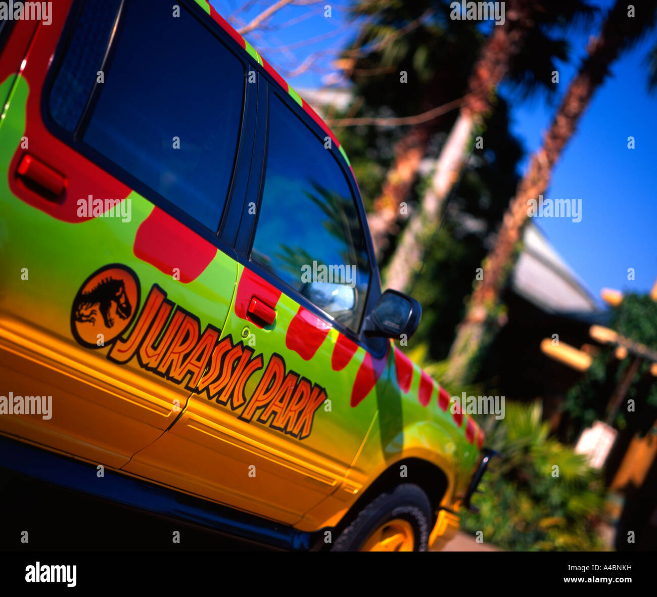 Ford Explorer bei Universal Studios Japan, USJ, Osaka, Japan. Jurassic Park River Adventure Fahrgeschäft Stockfoto