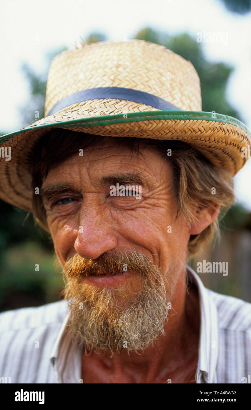 Juruena, Mato Grosso Zustand, Amazonas, Brasilien; Alter Mann mit faltige Haut, blaue Augen und blondes Haar, Siedler aus dem Süd-Osten. Stockfoto