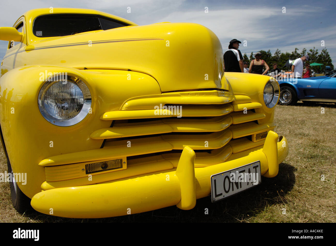 Leuchtend gelbe Auto Stockfoto