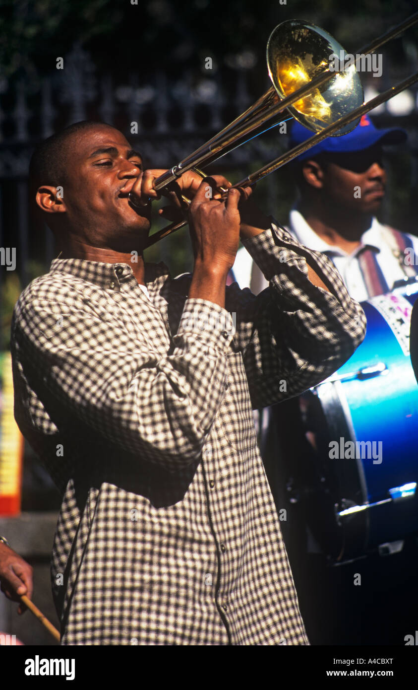 Musiker, spielt Posaune French Quarter New Orleans Louisiana USA Stockfoto